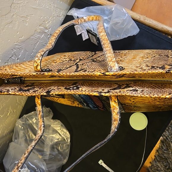 Badgley Mischka Vegan Leather Snakeskin Look Tote NWT - Picture 12 of 12